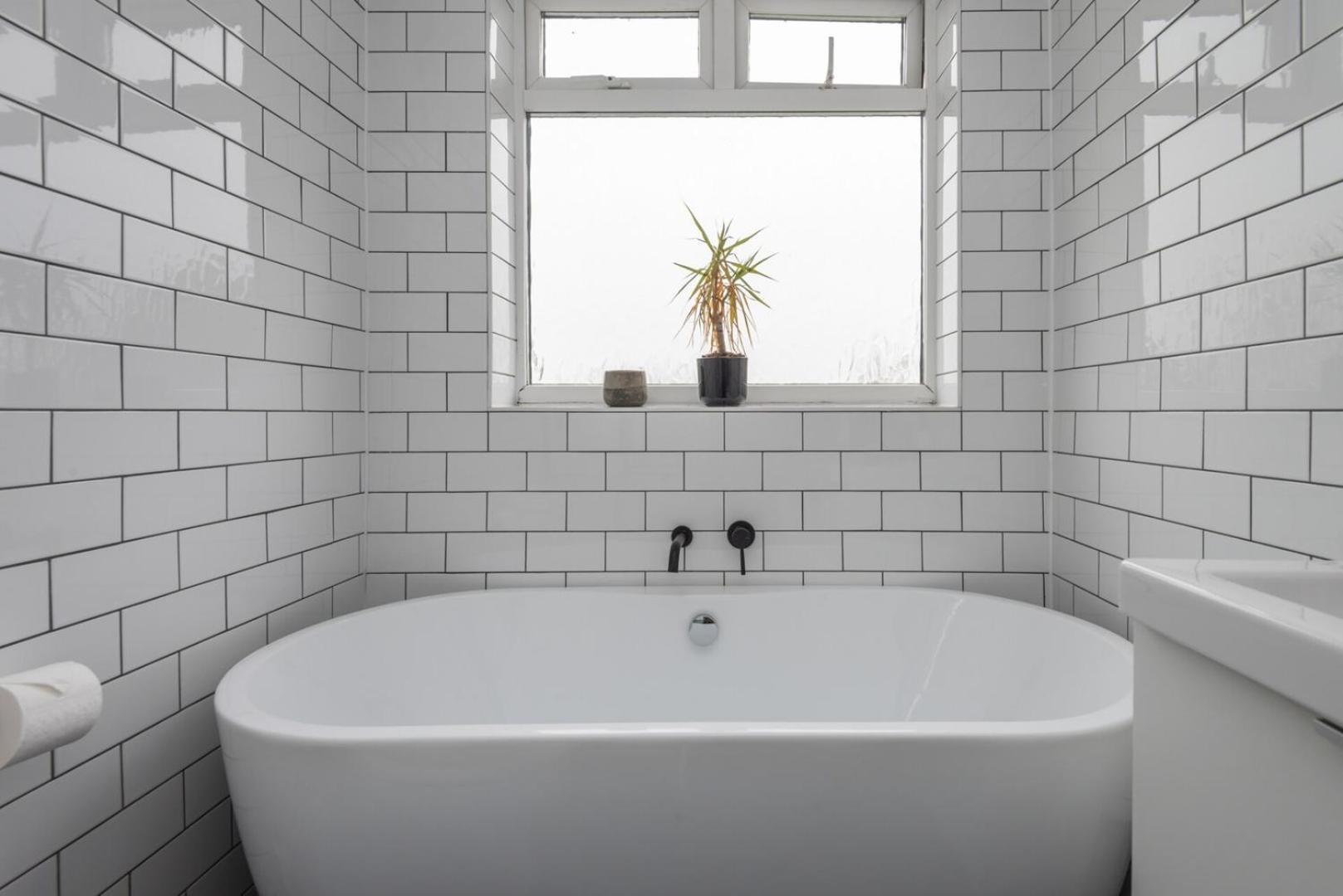 Modern 3b With Garden In Eltham, Londra