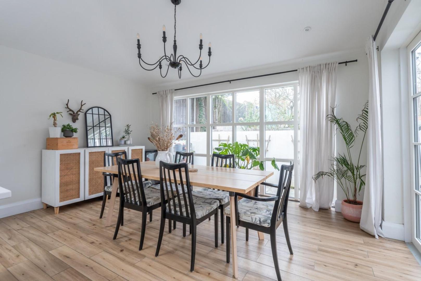 Modern 3b With Garden In Eltham, Londra