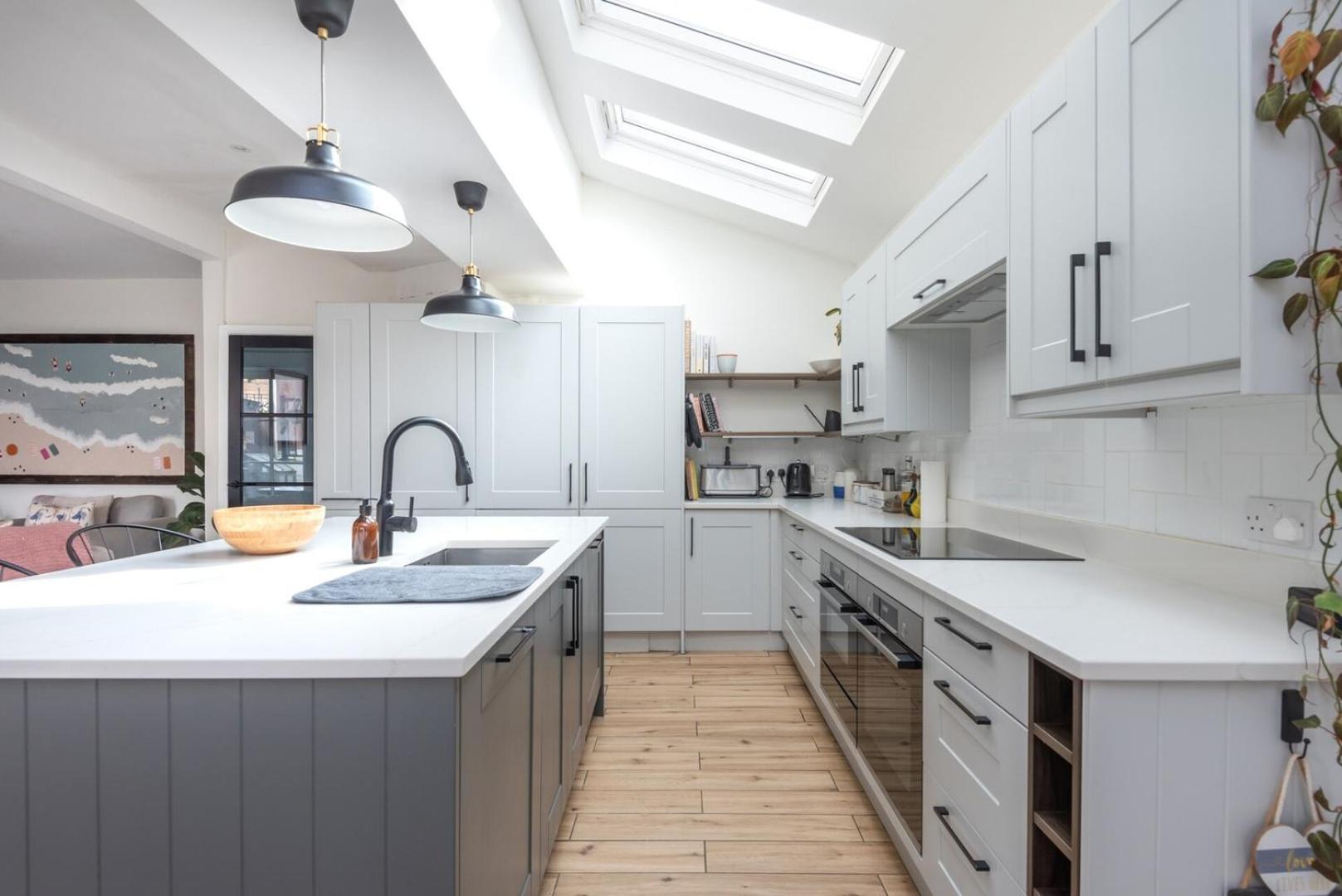 Modern 3b With Garden In Eltham, * Londra